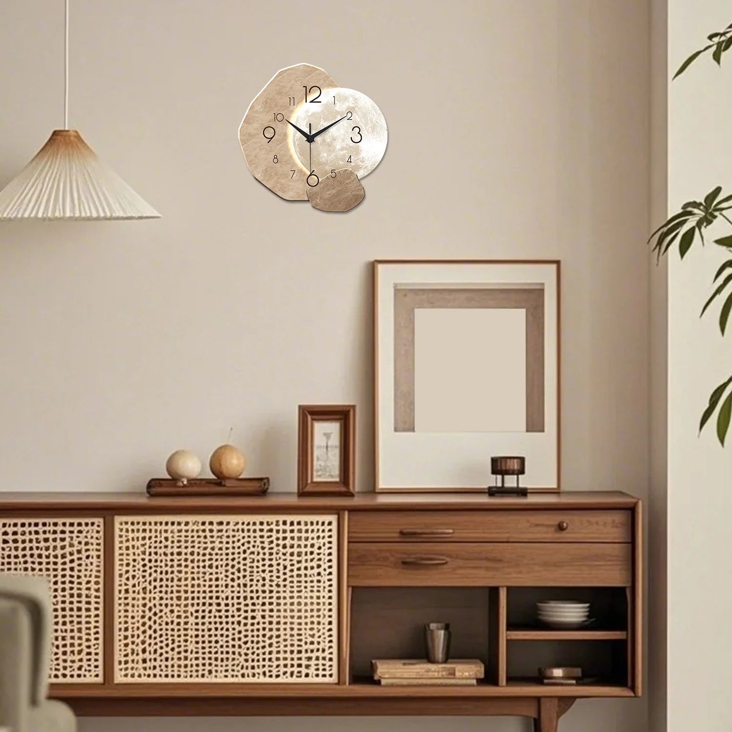 Modern Silent Quartz Wall Clock – Moon Design